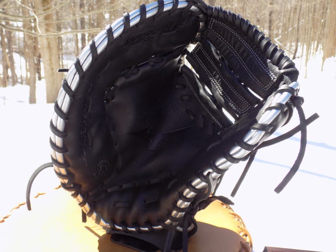 Used Mizuno Left Hand Throw First Base MVP Prime Baseball Glove 12.5"