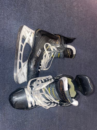 Used Bauer Extra Wide Width Pro Stock Size 9 Supreme 2S Pro Hockey Skates
