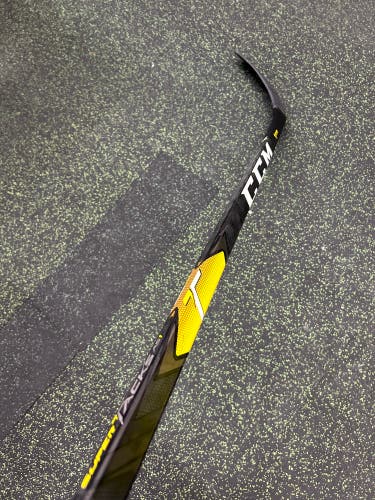 Senior Right Handed P88  Super Tacks AS1 Hockey Stick