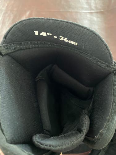 Used Easton Pro 4 Roll Gloves 14" Pro Stock