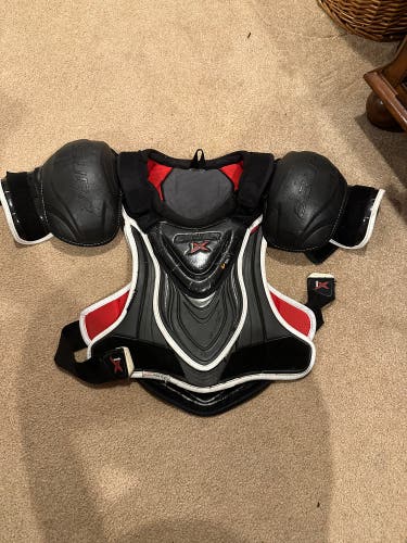 Used Medium Bauer Vapor 1X Shoulder Pads