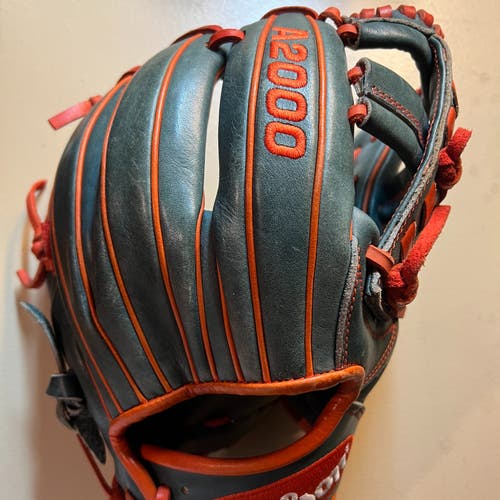 Wilson Jose Altuve A2000 Baseball Glove 11.5"