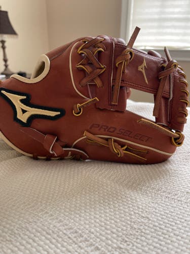 Mizuno Pro Select 11.5” glove