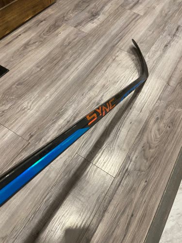 Senior Right Handed P92 Nexus Sync Hockey Stick 70 Flex