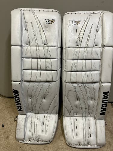 31" Vaughn  Velocity V7 Goalie Leg Pads