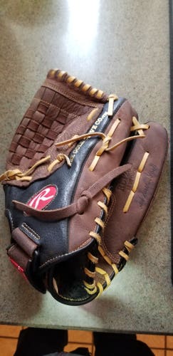 Used Rawlings Right Hand Throw Outfield Renegade Baseball Glove 12.5"