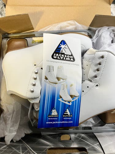 New Jackson Ultima Size 7.5 Figure Skates