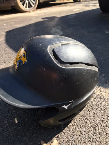 Used 7 1/2 Mizuno Batting Helmet