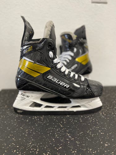 Senior Used Bauer Supreme UltraSonic Hockey Skates Regular Width Pro Stock Size 9.5