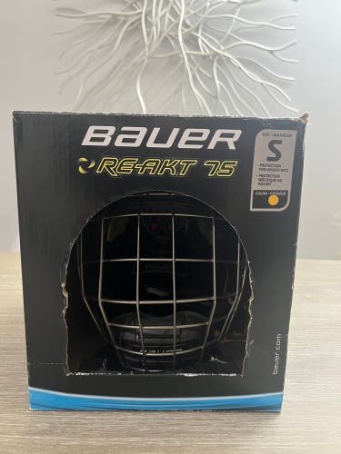 New Small Bauer  Re-Akt 75 Helmet