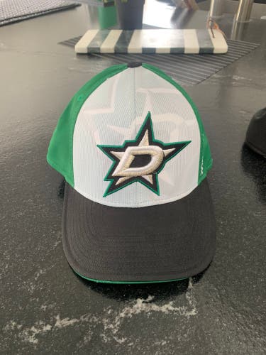 Dallas Stars FlexFit S/M Reebok Hockey Hat. Like New.