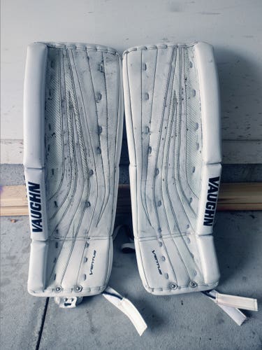 28" Vaughn Ventus SLR Jr Goalie Leg Pads
