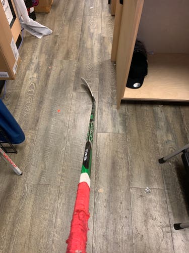 Intermediate Used Right Handed Bauer Sling Hockey Stick P28