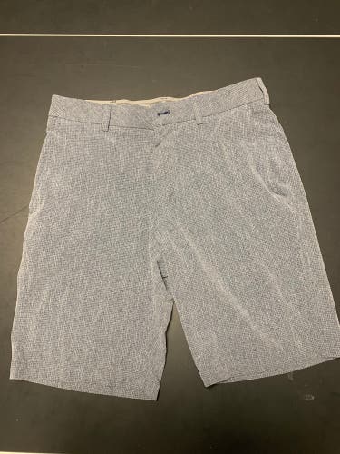 Men’s Golf Shorts - Size 30