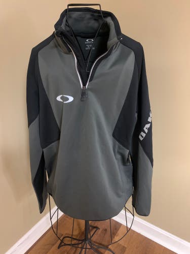 Oakley Performance Fleece XL Brand New