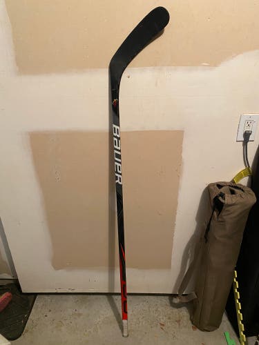 Senior Right Handed PM9 Vapor FlyLite Hockey Stick