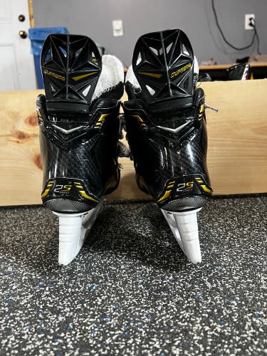 Used Bauer Extra Wide Width Size 5 Supreme 2S Pro Hockey Skates