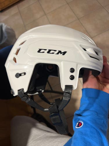 CCM Tacks 710 Helmet Senior Medium