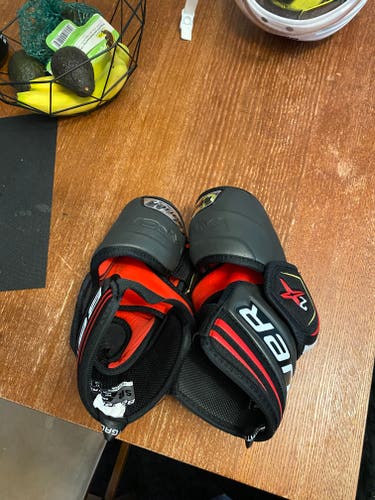Bauer 2X Elbow Pads Like new