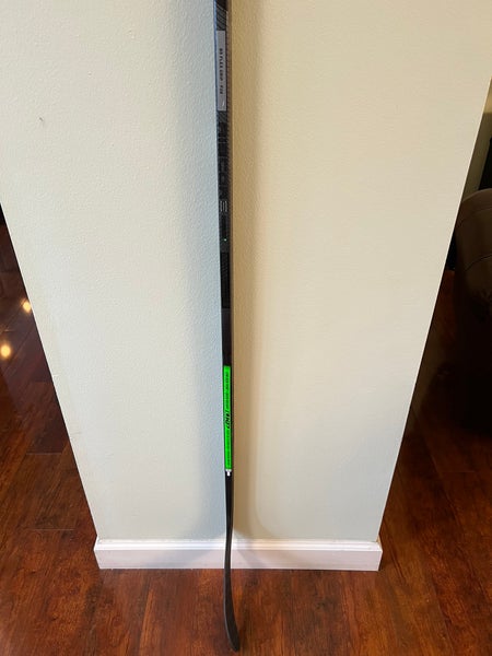 Senior Right Handed P28 Ribcor Trigger 6 Hockey Stick