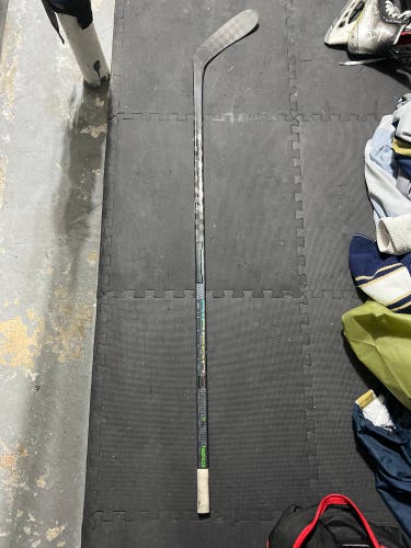 Senior Right Handed Trigger 6 Pro Hockey Stick