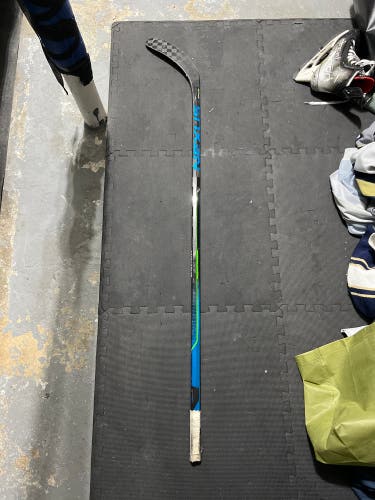 Senior Right Handed P88 Nexus Geo Hockey Stick