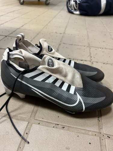 Used Size 11 (Women's 12) Nike Vapor edge pro 360
