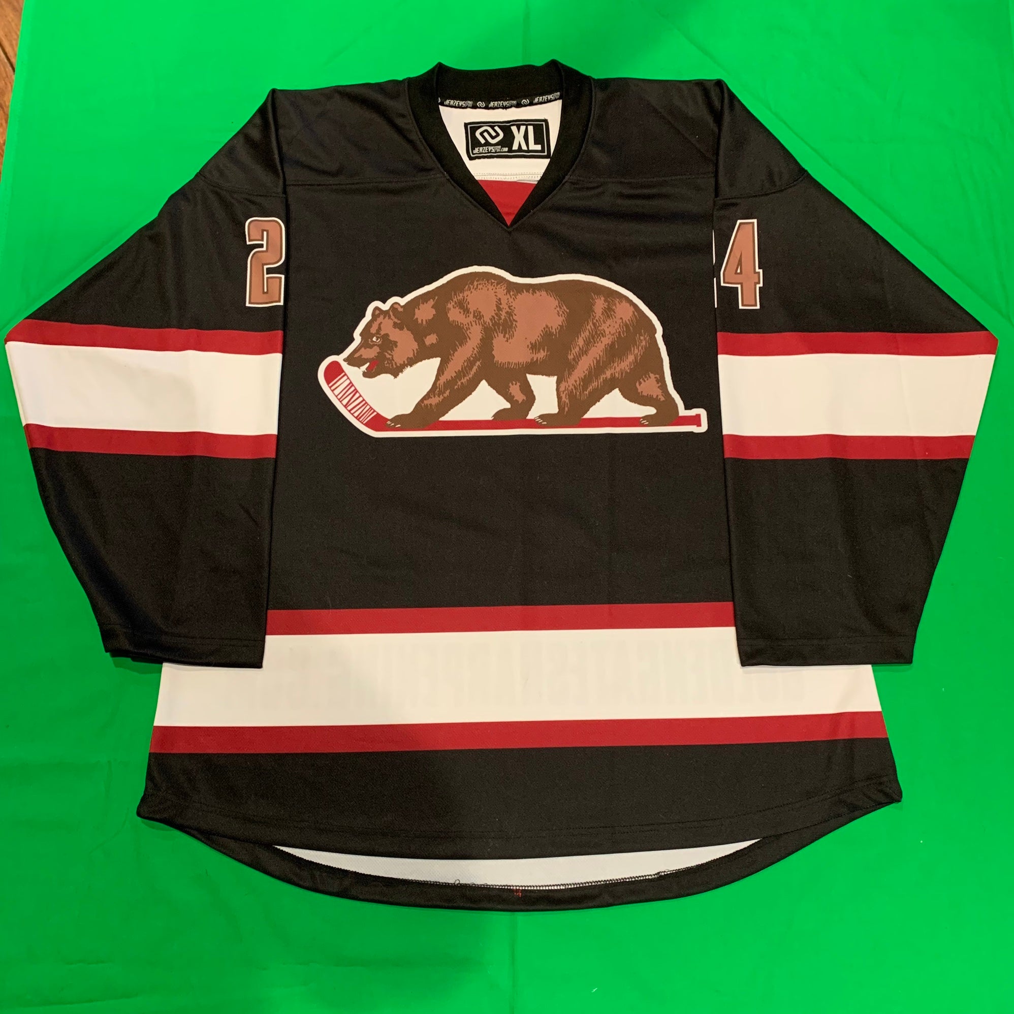 How Hockey Jerseys Became Standard Wear for Fans – UC Press Blog