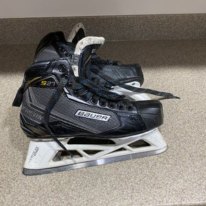 Senior Bauer Regular Width  Size 8 Supreme S27 Hockey Goalie Skates