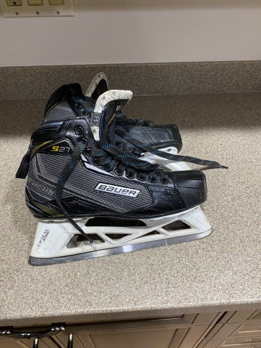 Senior Bauer Regular Width  Size 8 Supreme S27 Hockey Goalie Skates