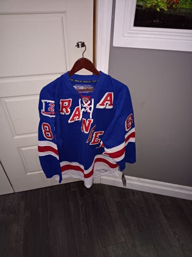 vintage Straka Jersey. size 48 (M)