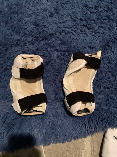 Youth Small STX Cell IV Arm Pads