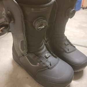 New Size 9.5 (R) and 10 (L) Ride Trident Snowboard Boots) (2022) Triple Boa