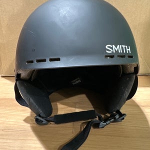 Used Large Smith Snowboard/Ski Helmet