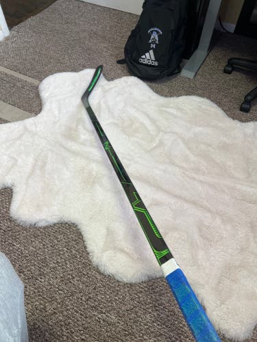 Senior Right Handed P88  Nexus ADV Hockey Stick