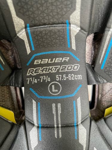 Used Large Bauer Re-Akt 200 Helmet