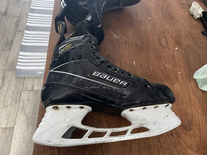 Used Bauer Regular Width Size 7 Supreme UltraSonic Hockey Skates