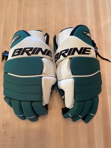 New Brine XL L-35 Lacrosse Gloves