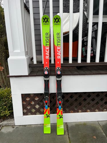 Used Unisex Volkl 148 cm Racing Racetiger GS Skis With Bindings