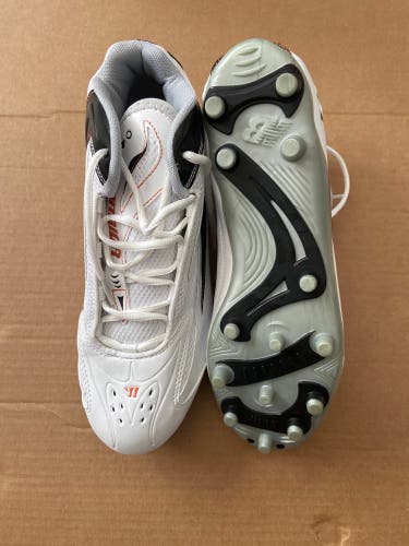 New Molded Cleats Mid Top Burn Size 10