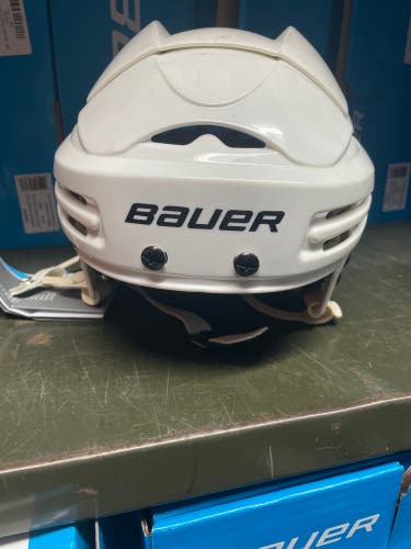 New Expired XS Bauer White 5100 Helmet HECC Expiration 05/2018