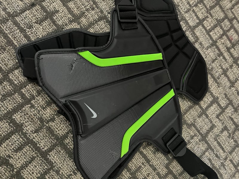 Adult Small Nike Vapor Shoulder Pads