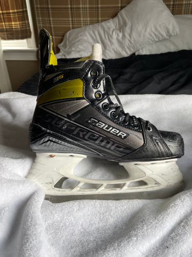 Used Bauer Size 4.5 Supreme 3S Hockey Skates