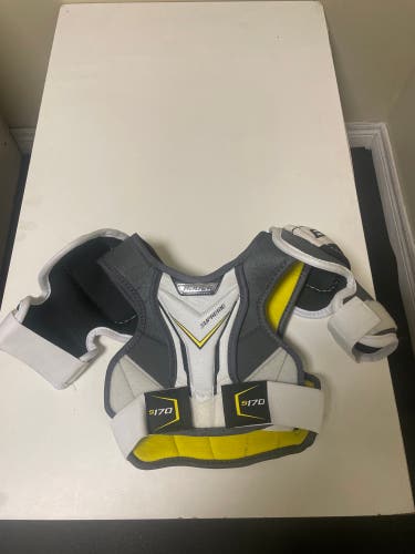 Bauer Supreme S170 Shoulder Pads Yth Small, NEW