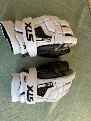 Used STX Shield 500 Goalie Gloves 14"