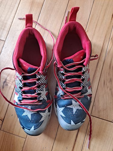 Blue Used Youth Men's Size 6.0 (Women's 7.0) Molded Cleats Boombah Low Top