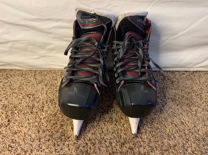 Bauer Junior Vapor Goalie Skates size 2