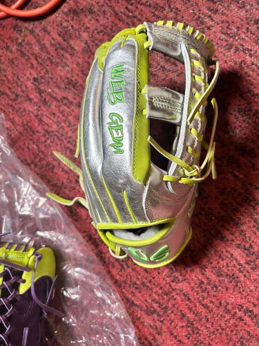 New 13in unicorn sports glove