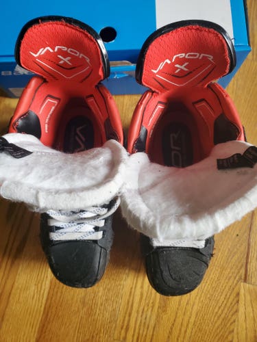 Junior Used Bauer Vapor 3X Pro Hockey Skates Size 3
