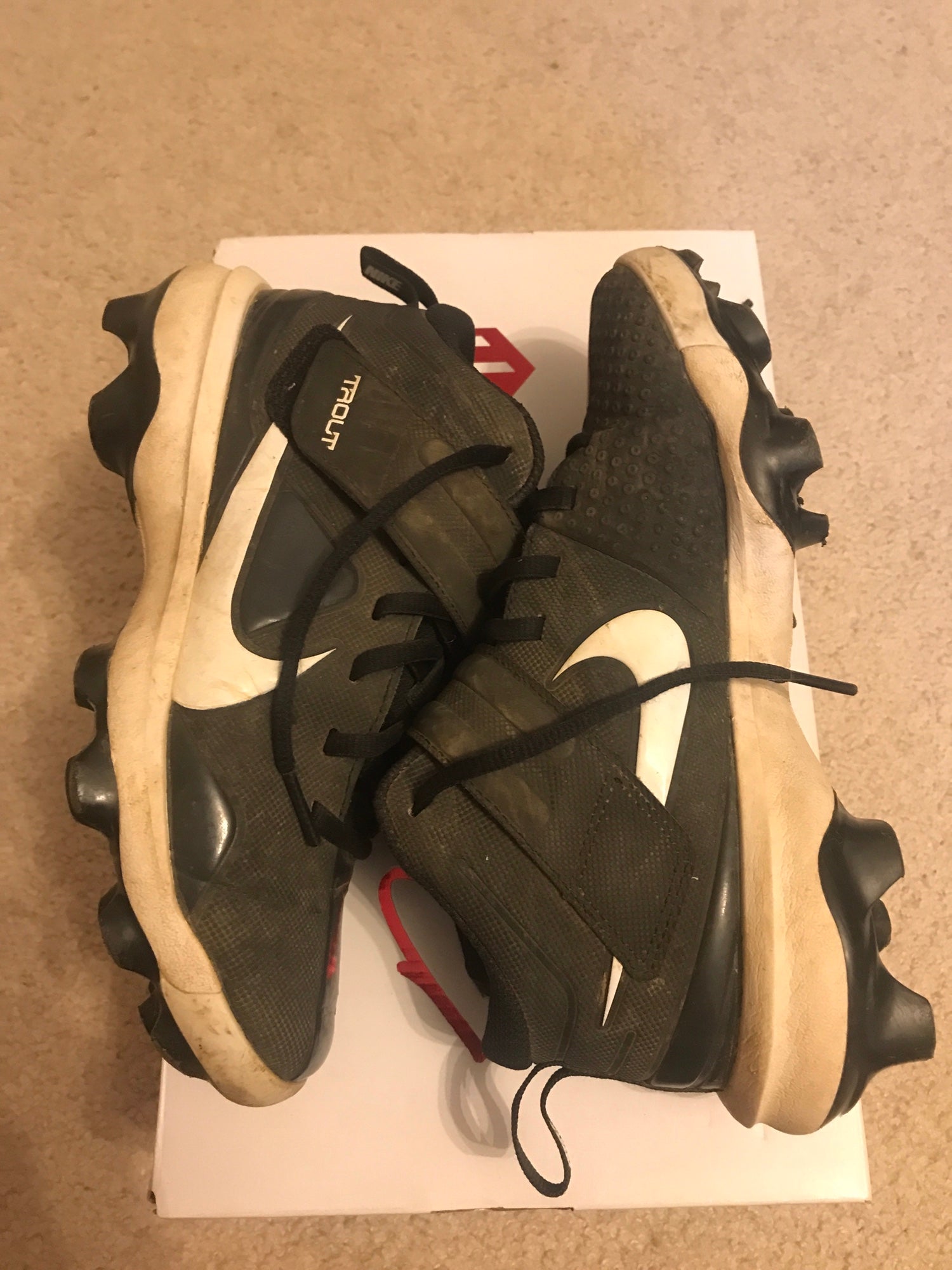 Black Used Youth 3.5 Molded Nike Trout Cleats